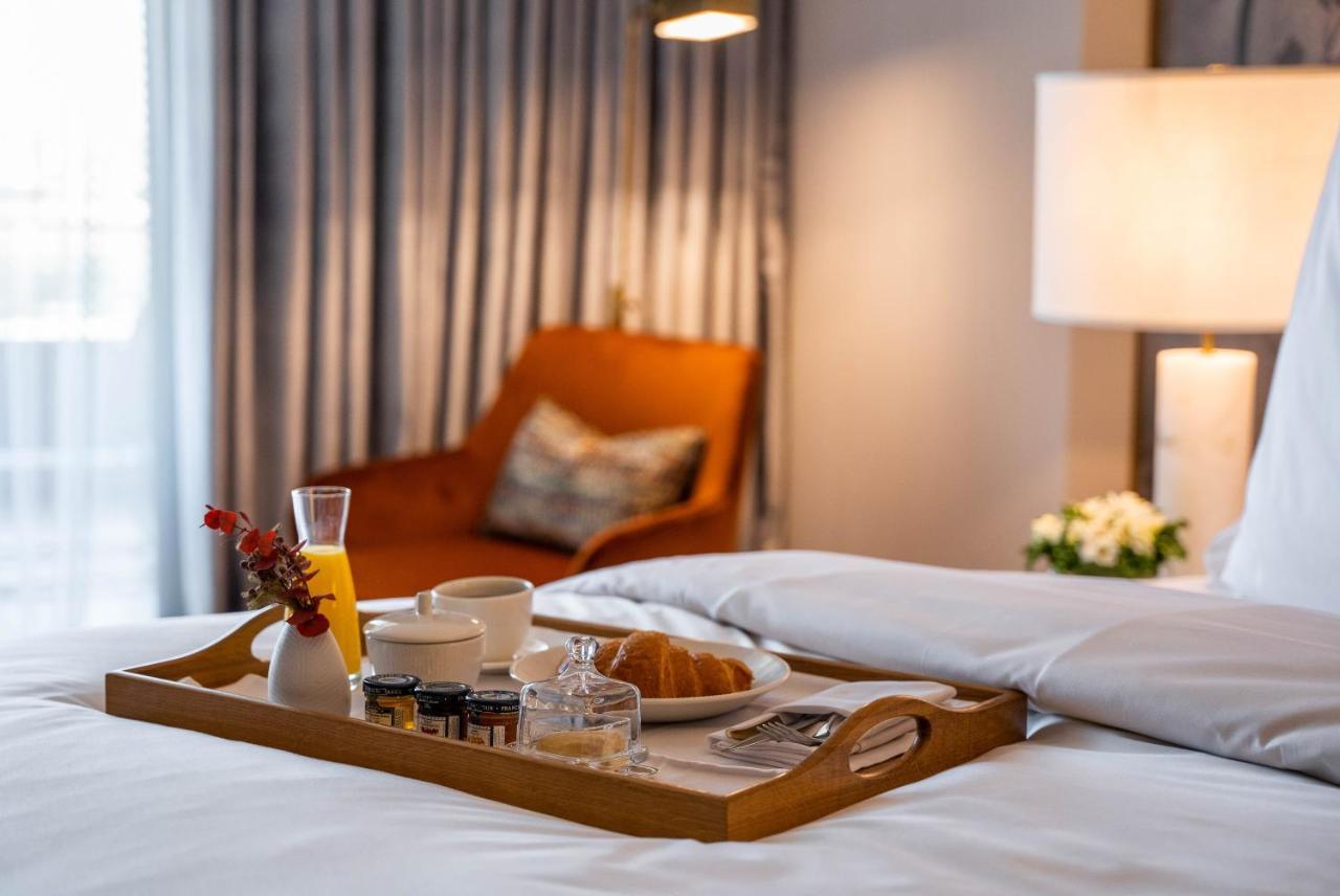 Jareed Hotel Riyadh Riade Exterior foto Room service