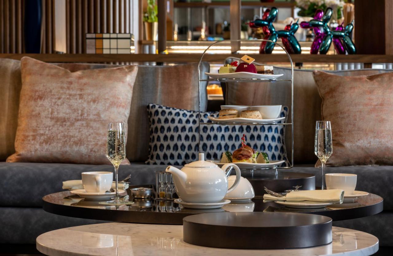 Jareed Hotel Riyadh Riade Exterior foto Afternoon tea at the hotel