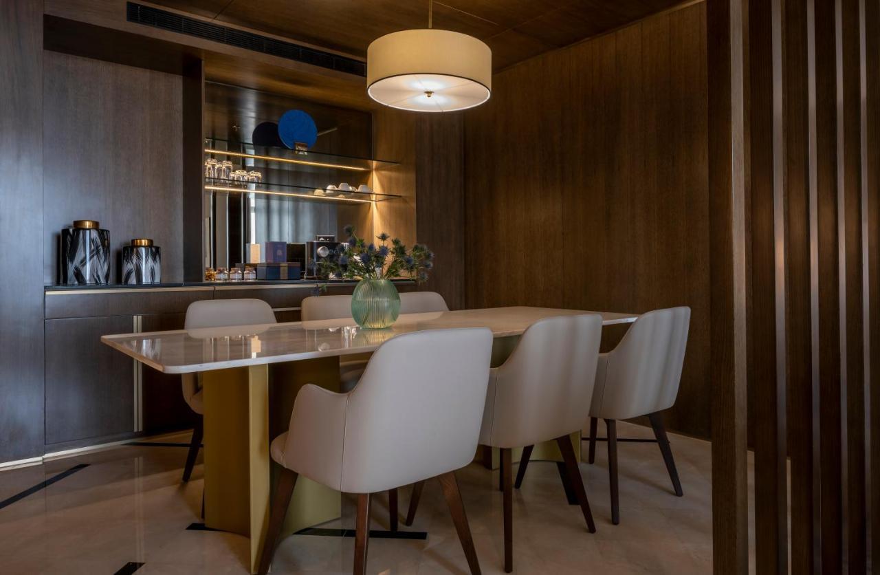Jareed Hotel Riyadh Riade Exterior foto A dining room in a private suite