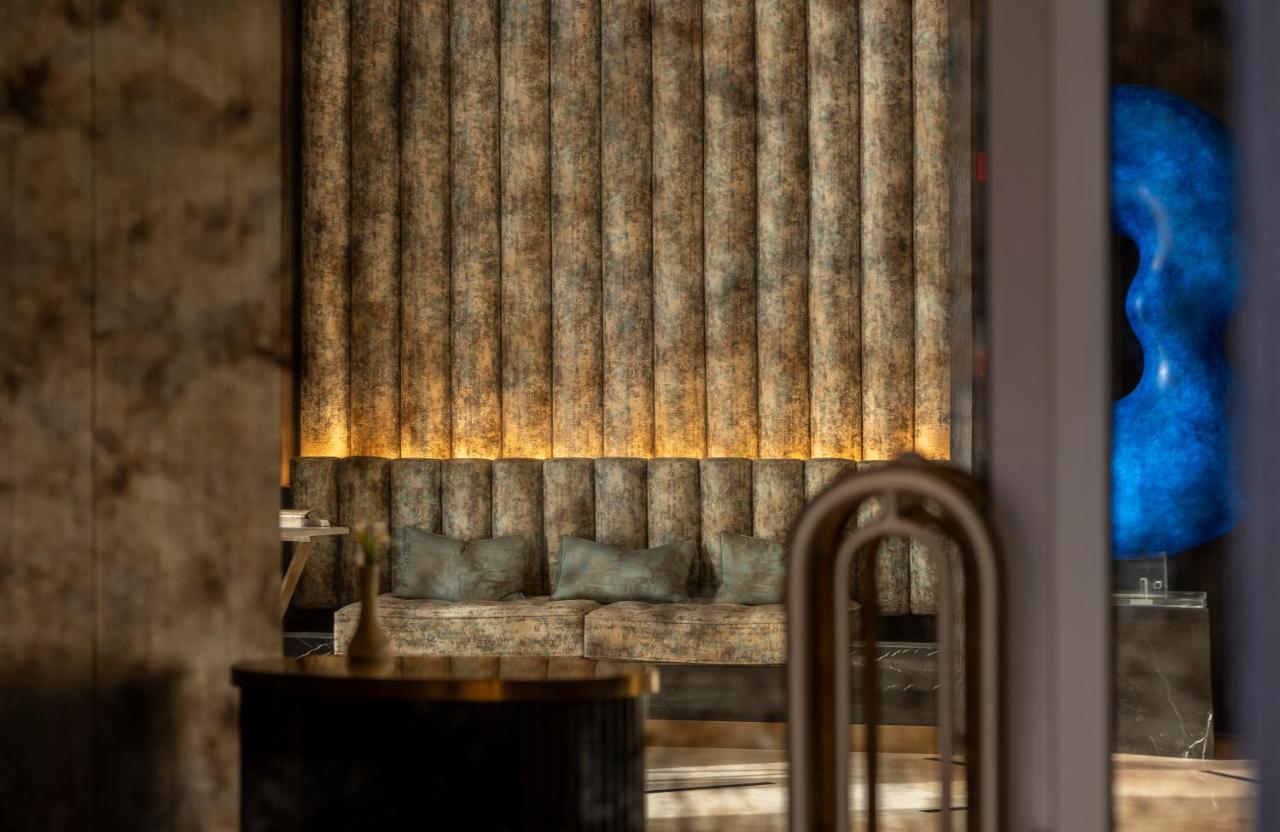 Jareed Hotel Riyadh Riade Exterior foto The bar at the restaurant